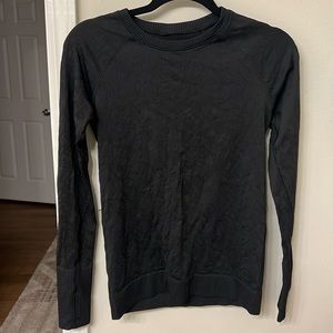 Lululemon Long Sleeve Size 6